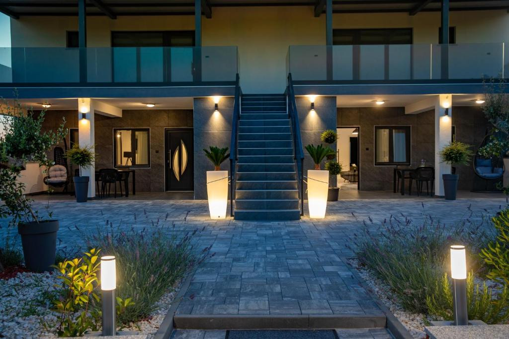 Apartments Lost Paradise - Modern furnished apartments with a large pool, Apartments Lost Paradise Rovinj in seclusion with a pool, Istria, Croatia Rovinjsko Selo