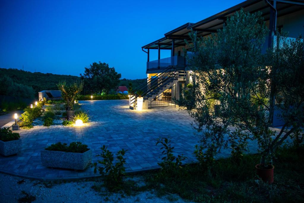 Apartments Lost Paradise - Modern furnished apartments with a large pool, Apartments Lost Paradise Rovinj in seclusion with a pool, Istria, Croatia Rovinjsko Selo