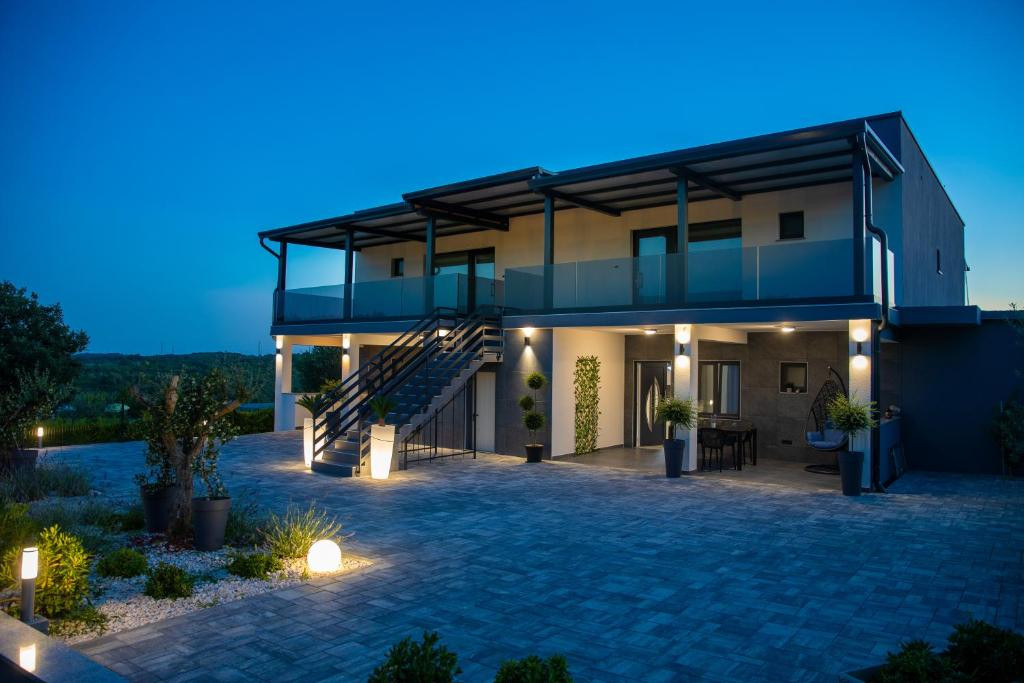 Apartments Lost Paradise - Modern furnished apartments with a large pool, Apartments Lost Paradise Rovinj in seclusion with a pool, Istria, Croatia Rovinjsko Selo